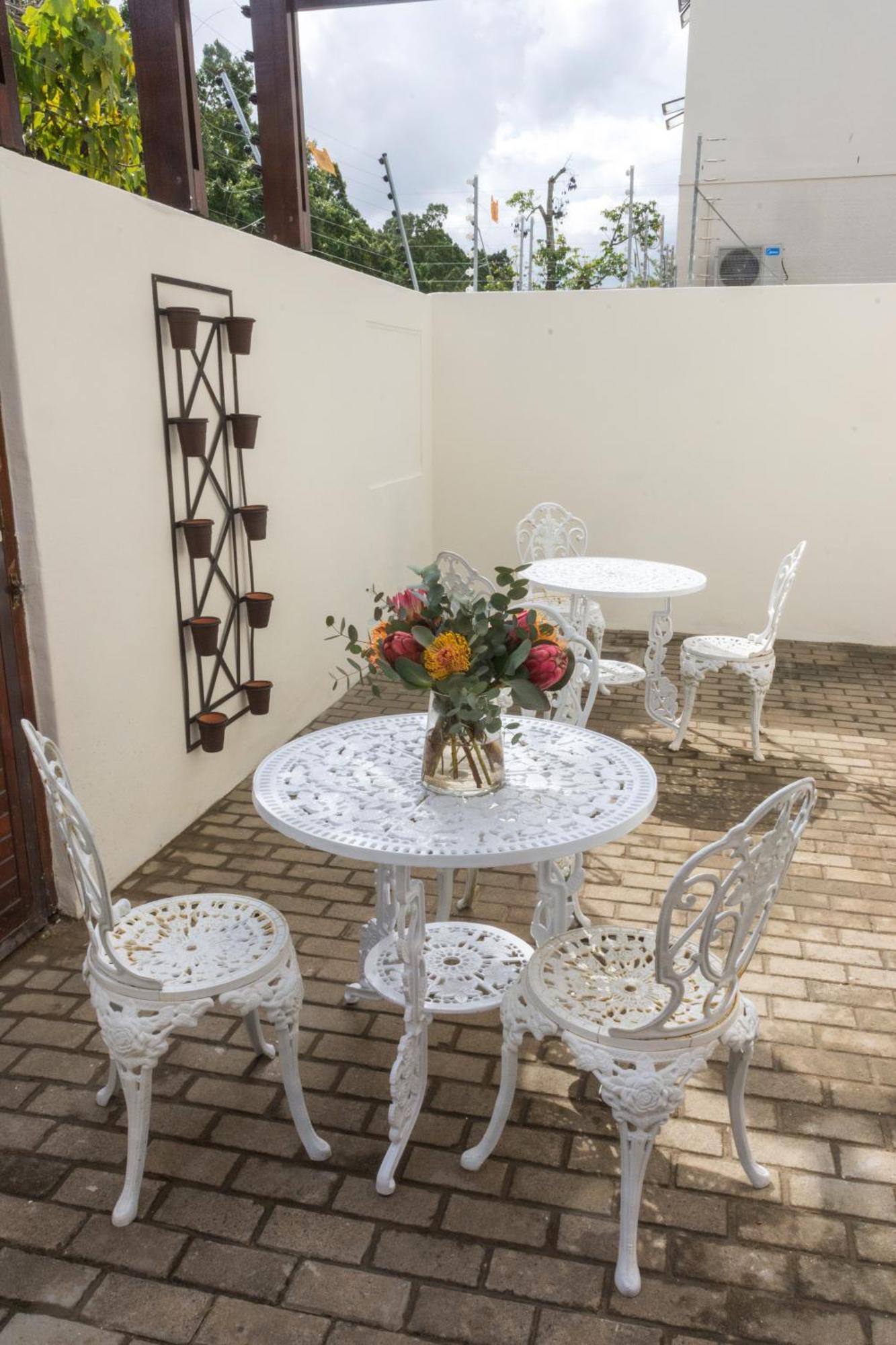 Apartemen 99 m² dengan 2 kamar tidur dan 2 kamar mandi pribadi di Pusat Stellenbosch Bagian luar foto