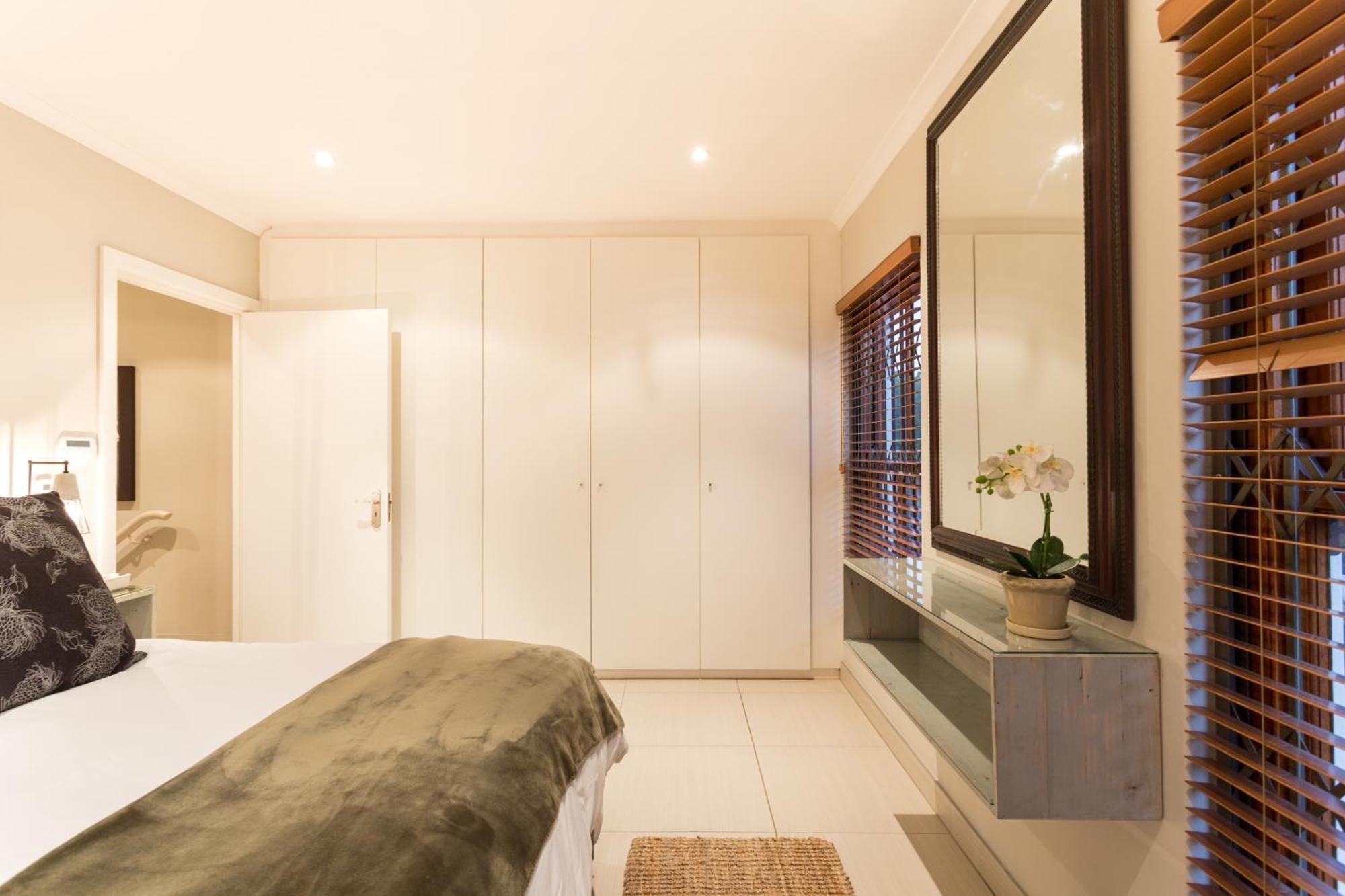 Apartemen 99 m² dengan 2 kamar tidur dan 2 kamar mandi pribadi di Pusat Stellenbosch Bagian luar foto