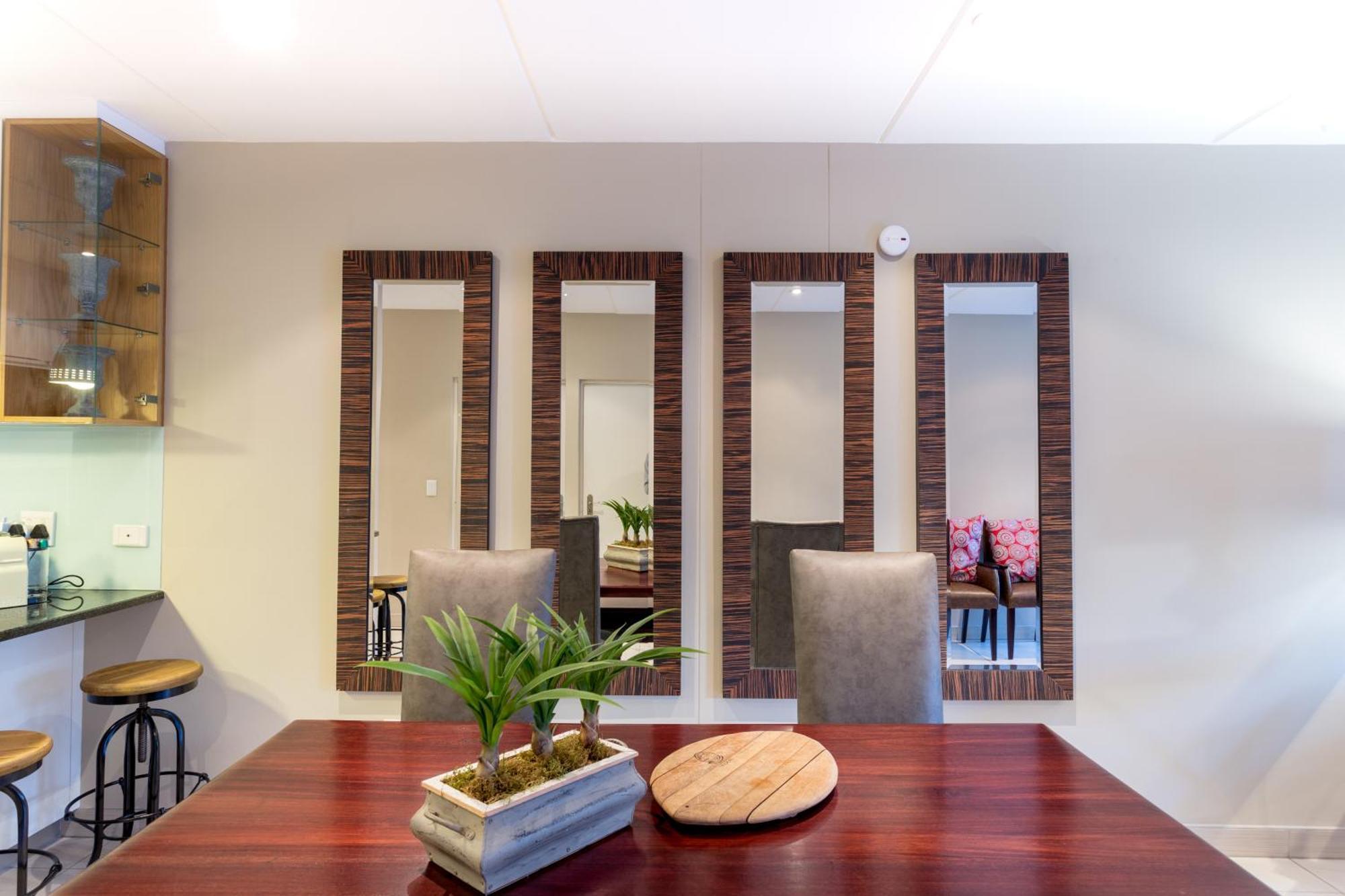 Apartemen 99 m² dengan 2 kamar tidur dan 2 kamar mandi pribadi di Pusat Stellenbosch Bagian luar foto