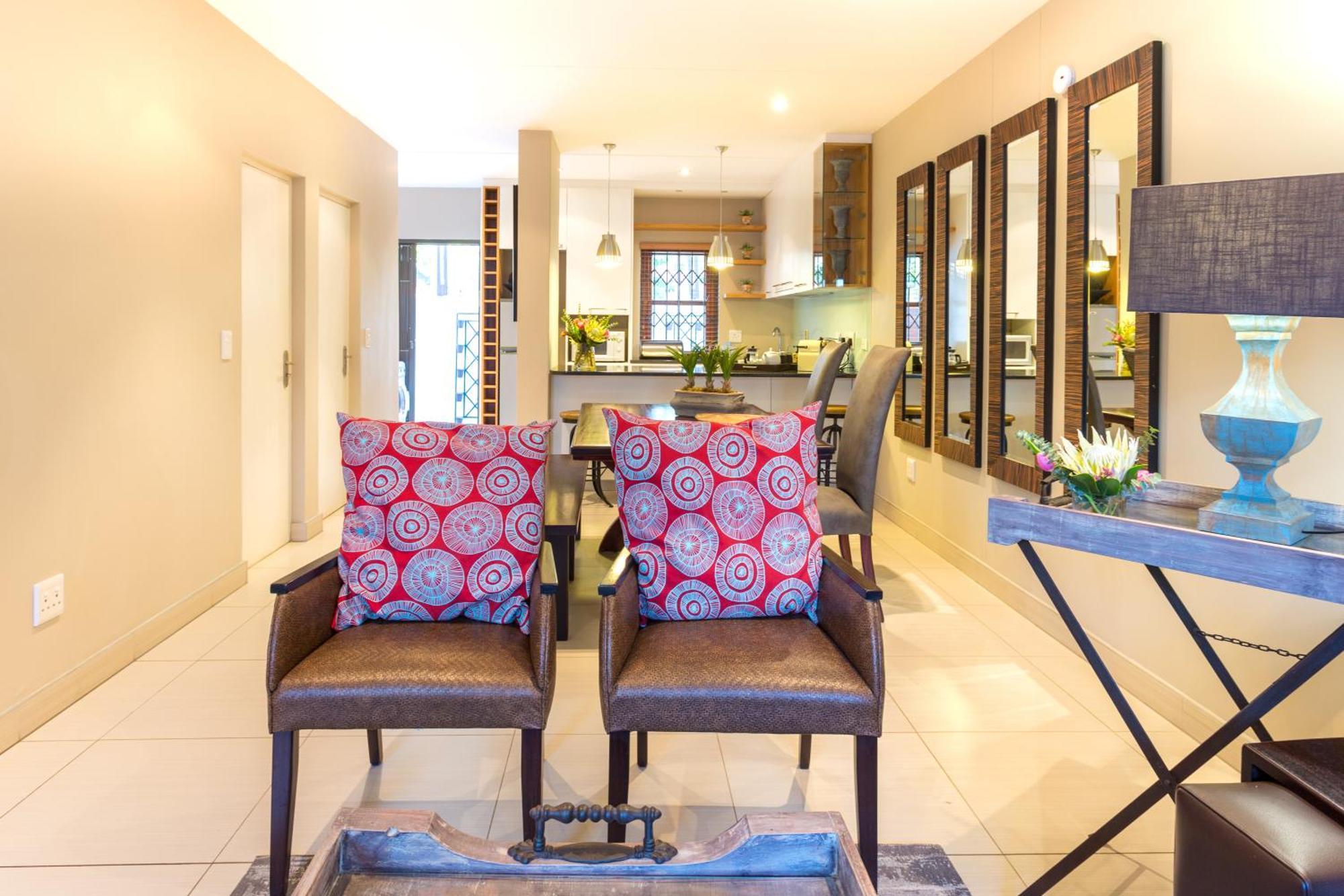 Apartemen 99 m² dengan 2 kamar tidur dan 2 kamar mandi pribadi di Pusat Stellenbosch Bagian luar foto