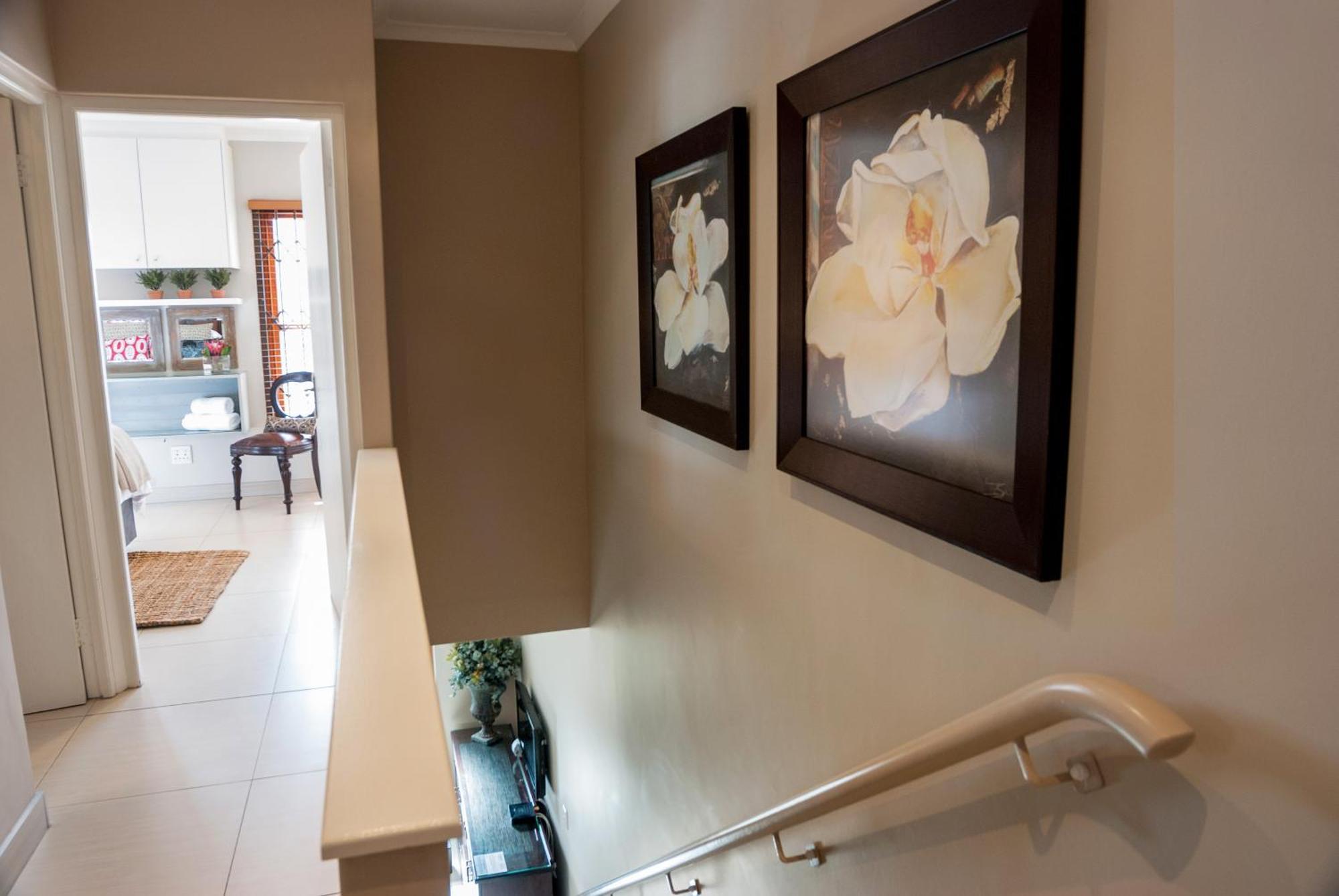 Apartemen 99 m² dengan 2 kamar tidur dan 2 kamar mandi pribadi di Pusat Stellenbosch Bagian luar foto