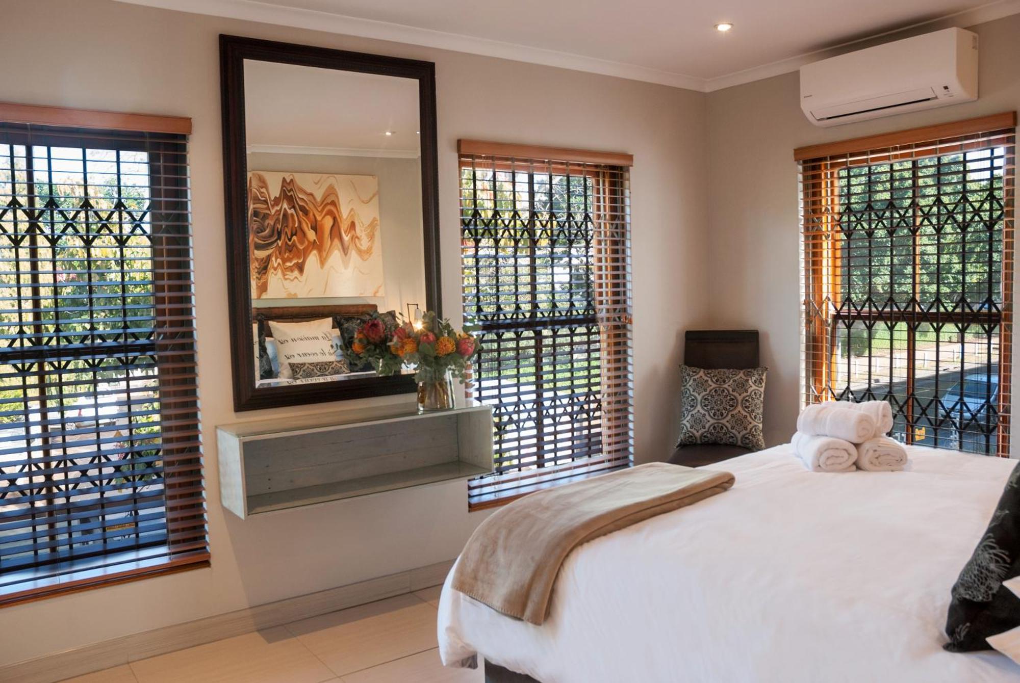 Apartemen 99 m² dengan 2 kamar tidur dan 2 kamar mandi pribadi di Pusat Stellenbosch Bagian luar foto