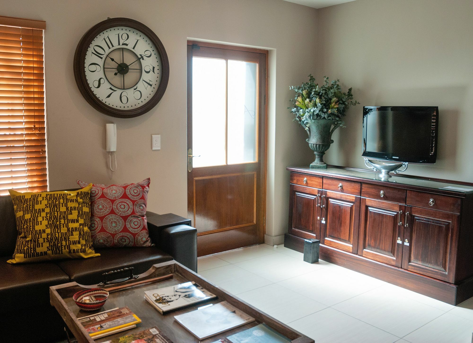 Apartemen 99 m² dengan 2 kamar tidur dan 2 kamar mandi pribadi di Pusat Stellenbosch Bagian luar foto